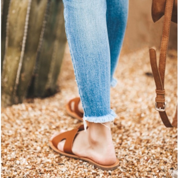 Elite Camel Sandals - Picture 4 of 5